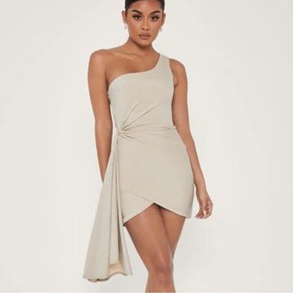 Meshki Dresses & Skirts - Meshki Cyrilla One Shoulder Mini Shimmery Dress Size Medium
